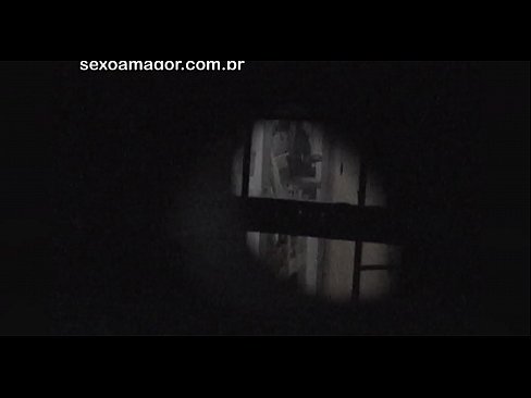 ❤️ Lourinho é filmado secretamente por um voyeur de bairro escondido atrás de tijolos ocos ❤️❌ Apenas porno em porno pt.flvporn.ru