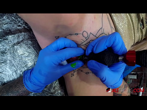 ❤️ Extremamente tatuada, a brasa Sully Savage fez uma tatuagem no seu clítoris ❤️❌ Apenas porno em porno pt.flvporn.ru
